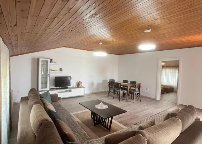 Pensjonat Quiet Space Farke e Madhe