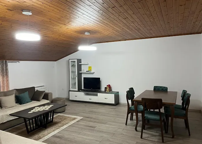 Quiet Space Pensjonat Farke e Madhe