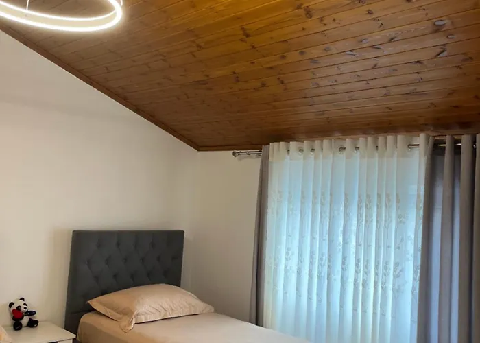 Quiet Space Pensjonat Farke e Madhe